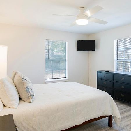 House In Mobile Newly Renovated! Quiet & Centrally Located! Екстериор снимка