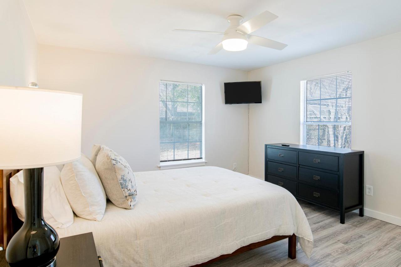 House In Mobile Newly Renovated! Quiet & Centrally Located! Екстериор снимка